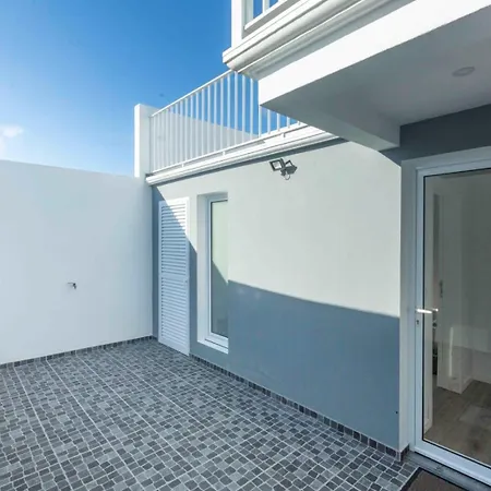 Vista Do Farol דירה לאגואה